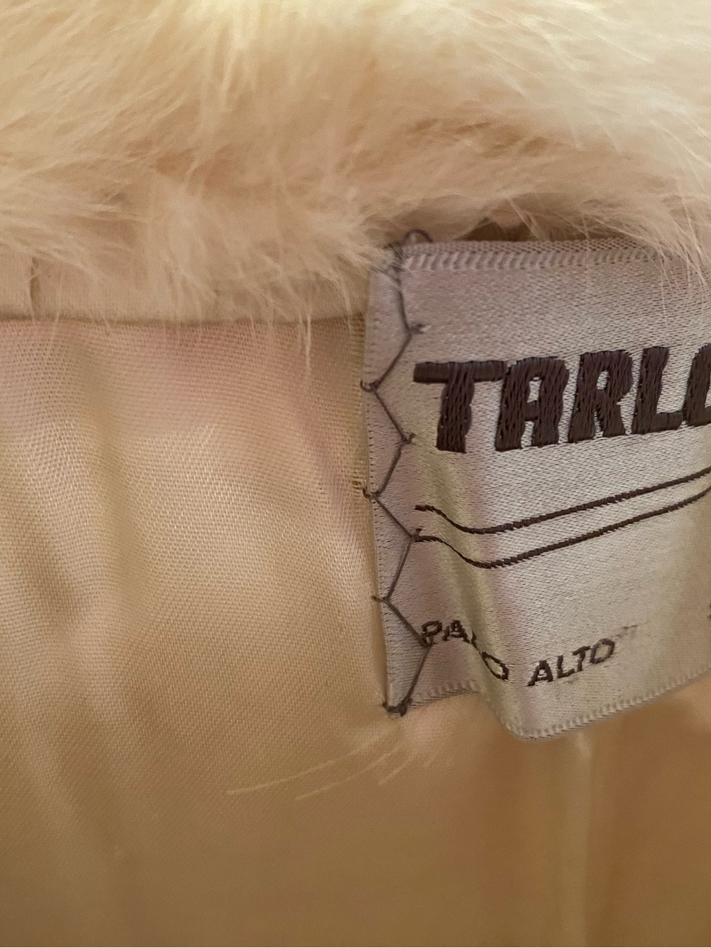 Tarlows brand Cream Vintage Fur Stole - Picture 2 of 4